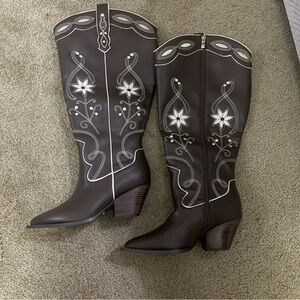 Billini Extended Curve Aviva Boot